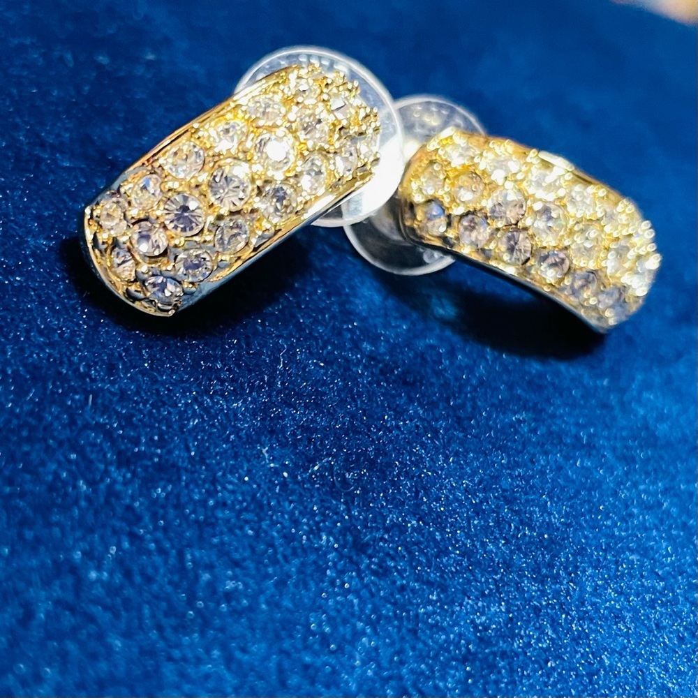**( SOLD )** VINTAGE * Swarovski Earrings